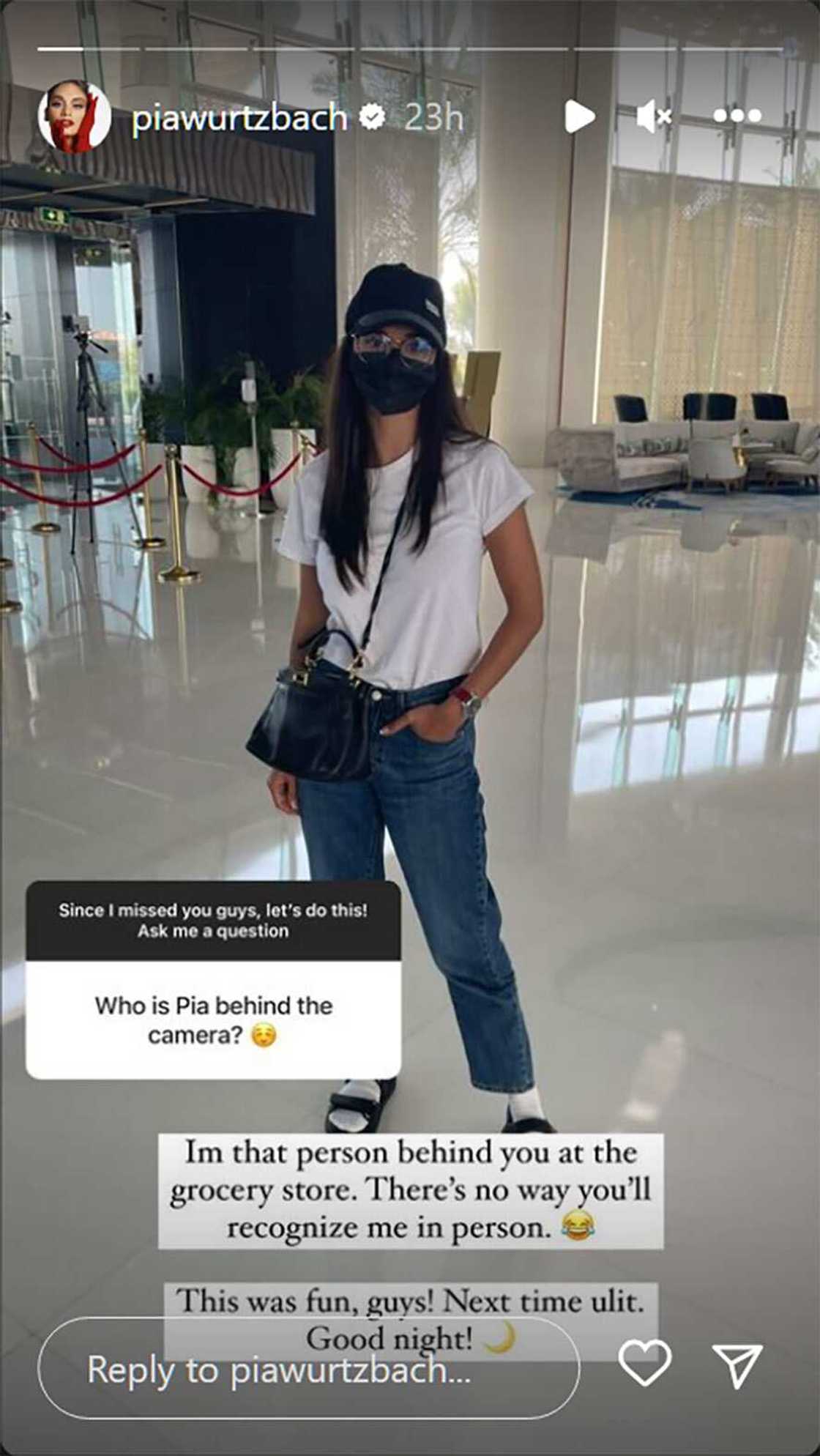 Pia Wurtzbach, sinagot tanong kung sino nga ba siya sa likod ng camera: “I'm that person behind you” Pia Wurtzbach, sinagot tanong kung sino nga ba siya sa likod ng camera: “I'm that person behind you”