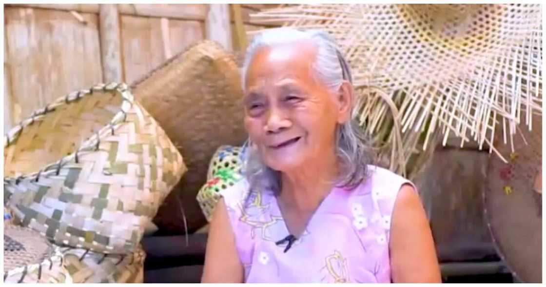 83-anyos na umaakyat pa sa nasa 30 feet na punong kawayan, natulungan ng KMJS 83-anyos na umaakyat pa sa nasa 30 feet na punong kawayan, natulungan ng KMJS