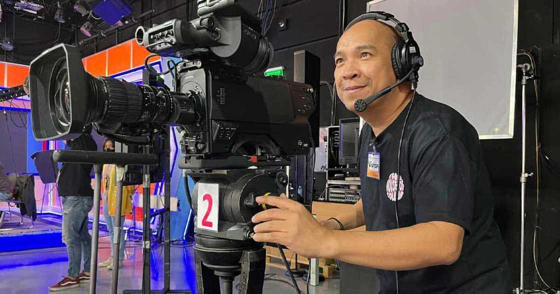 Direk Jun Zarate ng "Eat Bulaga Kapuso," nagpa-thanksgiving: "praying for guidance" Direk Jun Zarate ng "Eat Bulaga Kapuso," nagpa-thanksgiving: "praying for guidance"