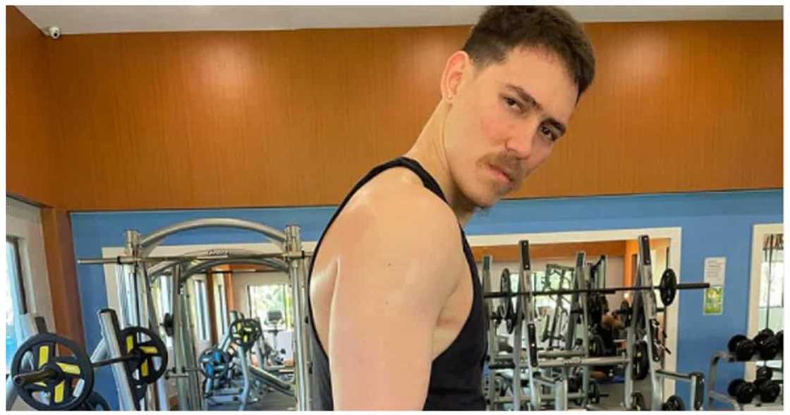 Robert Bolick, trending matapos mag-post ng kanyang "vacation picture" Robert Bolick, trending matapos mag-post ng kanyang "vacation picture"