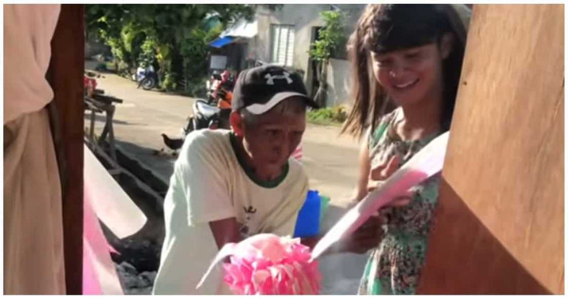 Lolo na nakatira sa tambakan, nabiyayaan ng bago at maayos na tirahan Lolo na nakatira sa tambakan, nabiyayaan ng bago at maayos na tirahan