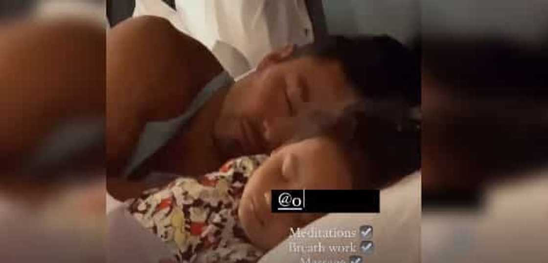 Derek Ramsay, dinepensahan pagiging ama ni John Lloyd Cruz kay Elias laban sa basher Derek Ramsay, dinepensahan pagiging ama ni John Lloyd Cruz kay Elias laban sa basher