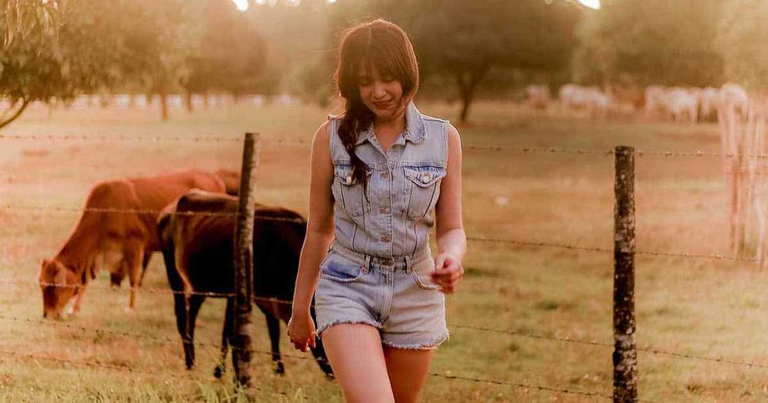 Bea Alonzo, tila kina-career na rin ang pagiging farmer: “Just another day at the farm” Bea Alonzo, tila kina-career na rin ang pagiging farmer: “Just another day at the farm”