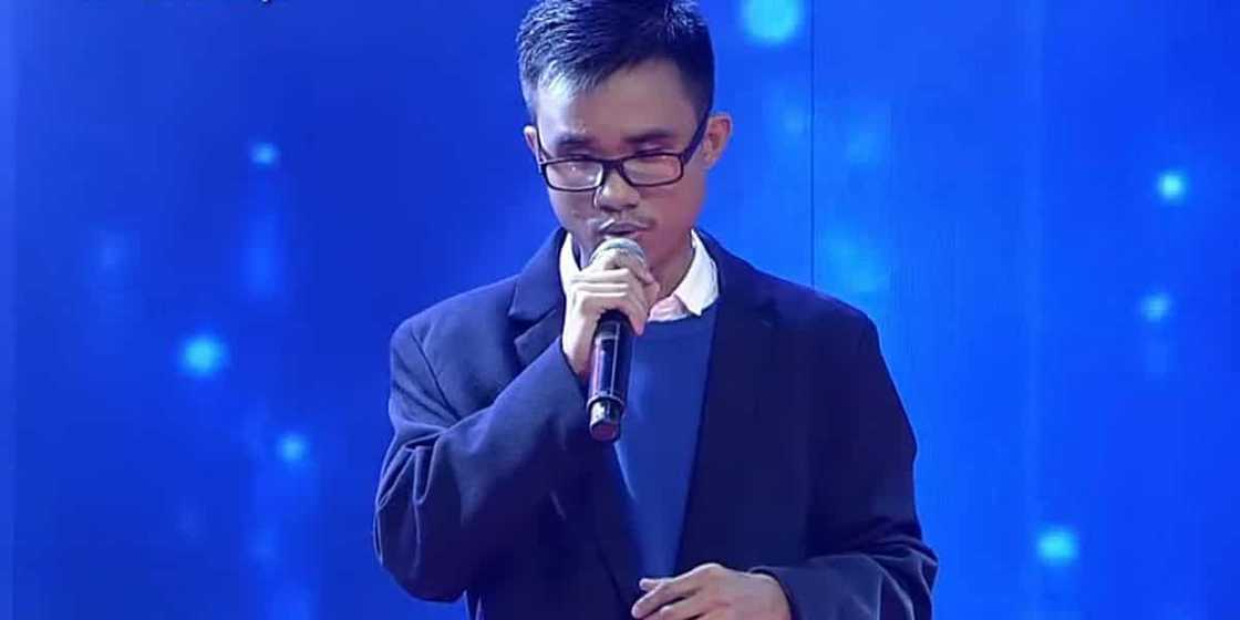 PWD singer Carl Malone Montecido admits dark past to Idol Raffy, parents get blamed why he ended up with old woman PWD singer Carl Malone Montecido admits dark past to Idol Raffy, parents get blamed why he ended up with old woman