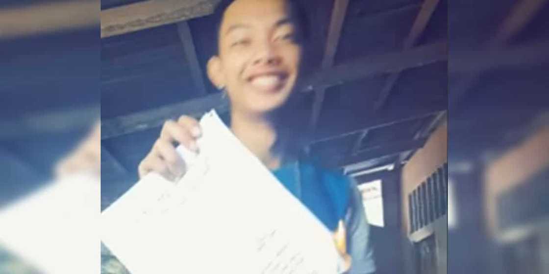 Video of male student burning his class modules goes viral Video of male student burning his class modules goes viral
