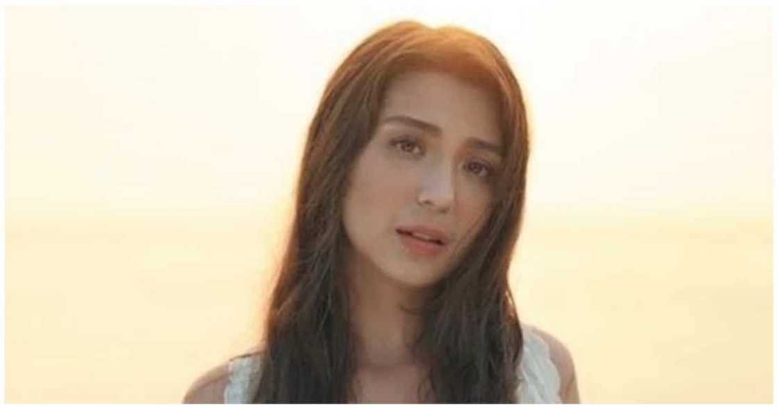 Donnalyn Bartolome, emosyonal sa kanyang unboxing video: "Salamat po talaga!" Donnalyn Bartolome, emosyonal sa kanyang unboxing video: "Salamat po talaga!"