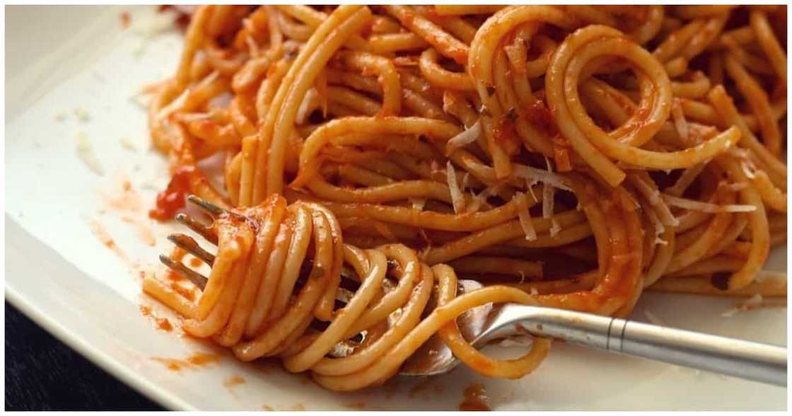 20-anyos, patay ilang oras pagkatapos kumain ng tirang spaghetti 20-anyos, patay ilang oras pagkatapos kumain ng tirang spaghetti