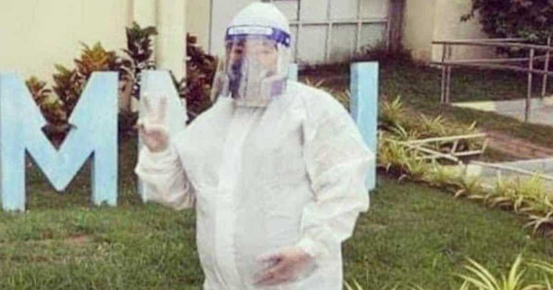 Doktor, labis ang pagdadalamhati nang pumanaw ang buntis na kaibigang doktor dahil sa COVID Doktor, labis ang pagdadalamhati nang pumanaw ang buntis na kaibigang doktor dahil sa COVID