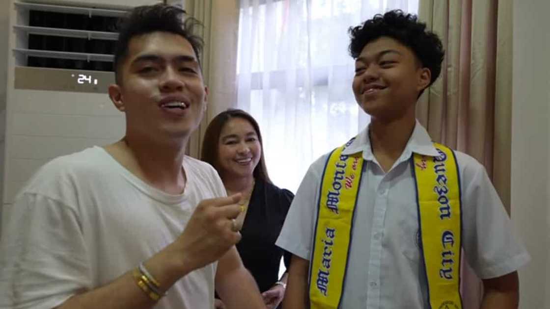 Grade 10 student, niregaluhan ng Php1 milyon ng kanyang kuya Grade 10 student, niregaluhan ng Php1 milyon ng kanyang kuya