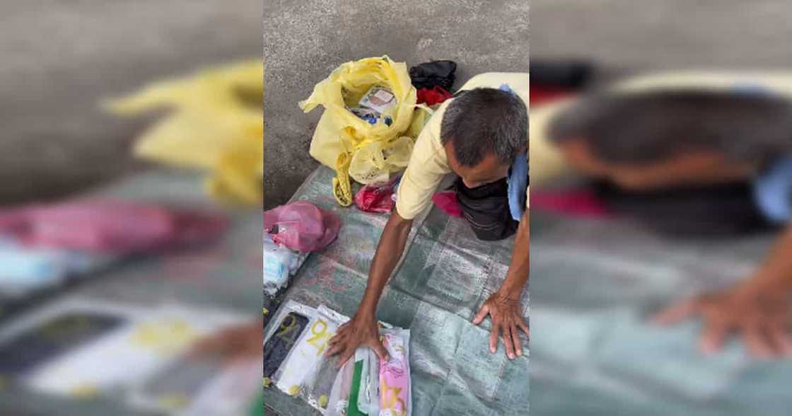 Bulag sidewalk vendor