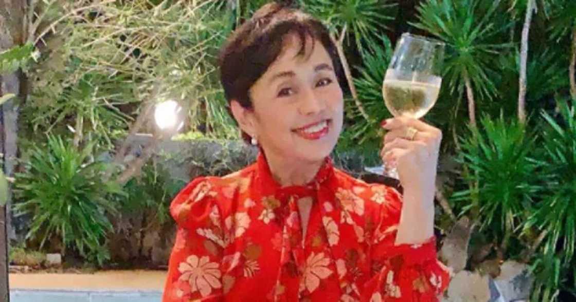 Jay Sonza lambasts Vilma Santos for seeking renewal of ABS-CBN franchise Jay Sonza lambasts Vilma Santos for seeking renewal of ABS-CBN franchise