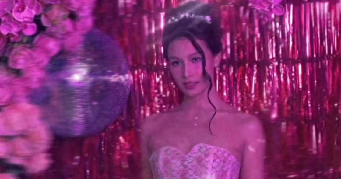 Liezel Lopez, bongga ang birthday celebration, agaw-pansin din ang kanyang look (Photo: @topherrrrs)
