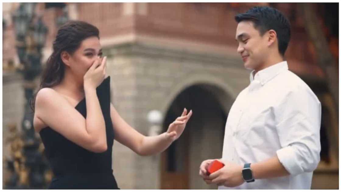 Boy Abunda: "Kung tama ang aking source, si Bea ay isinauli ang kanilang engagement ring" Boy Abunda: "Kung tama ang aking source, si Bea ay isinauli ang kanilang engagement ring"