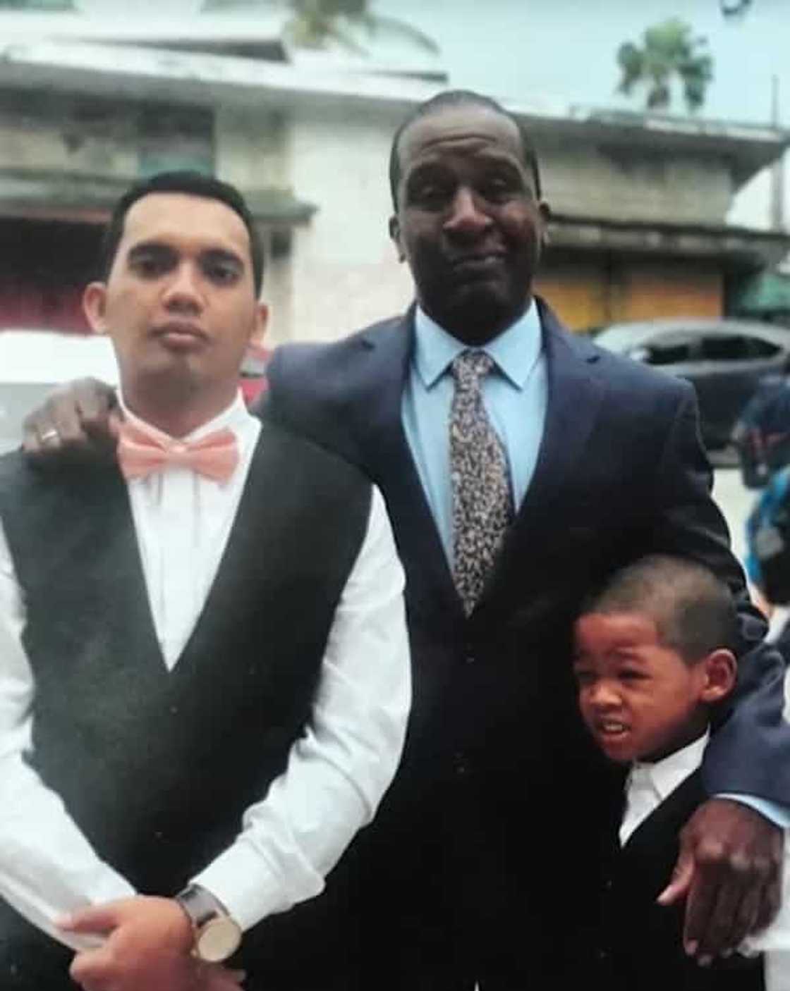 Nanay, napahagulgol sa iyak dahil sa labis na kahihiyan sa kasal ng anak Nanay, napahagulgol sa iyak dahil sa labis na kahihiyan sa kasal ng anak