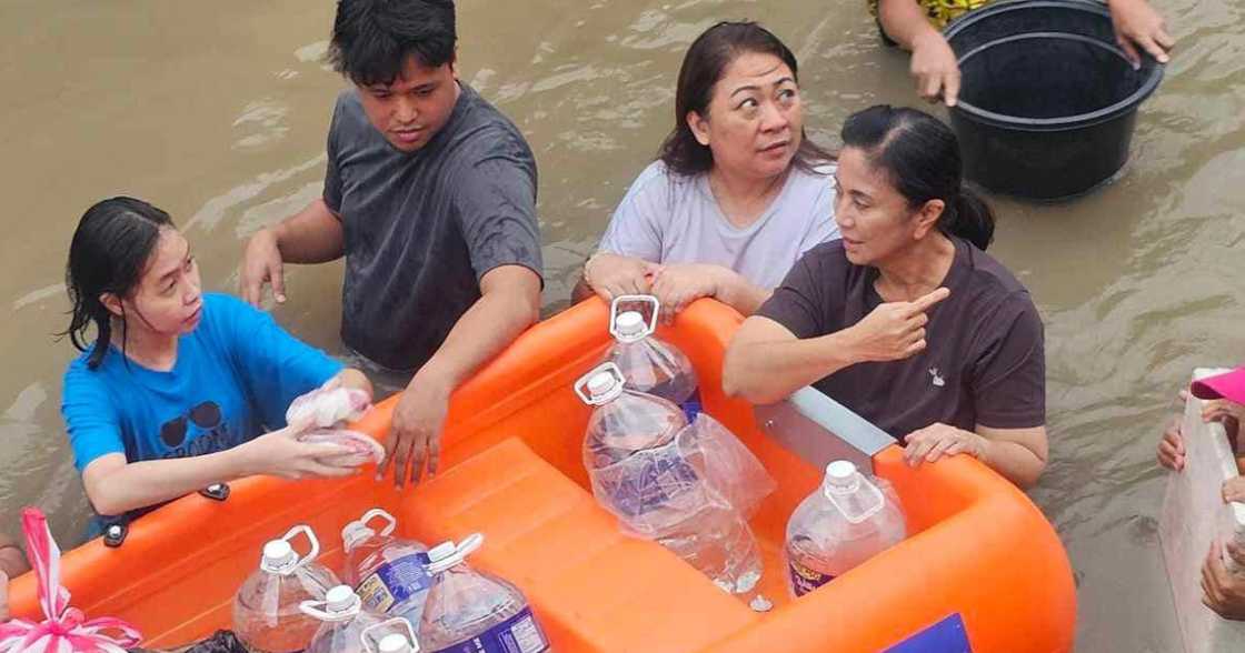 Celebrities, nag-react sa paglusong ni Leni Robredo sa baha para mag-abot ng tulong (Egine Oquindo Baral)