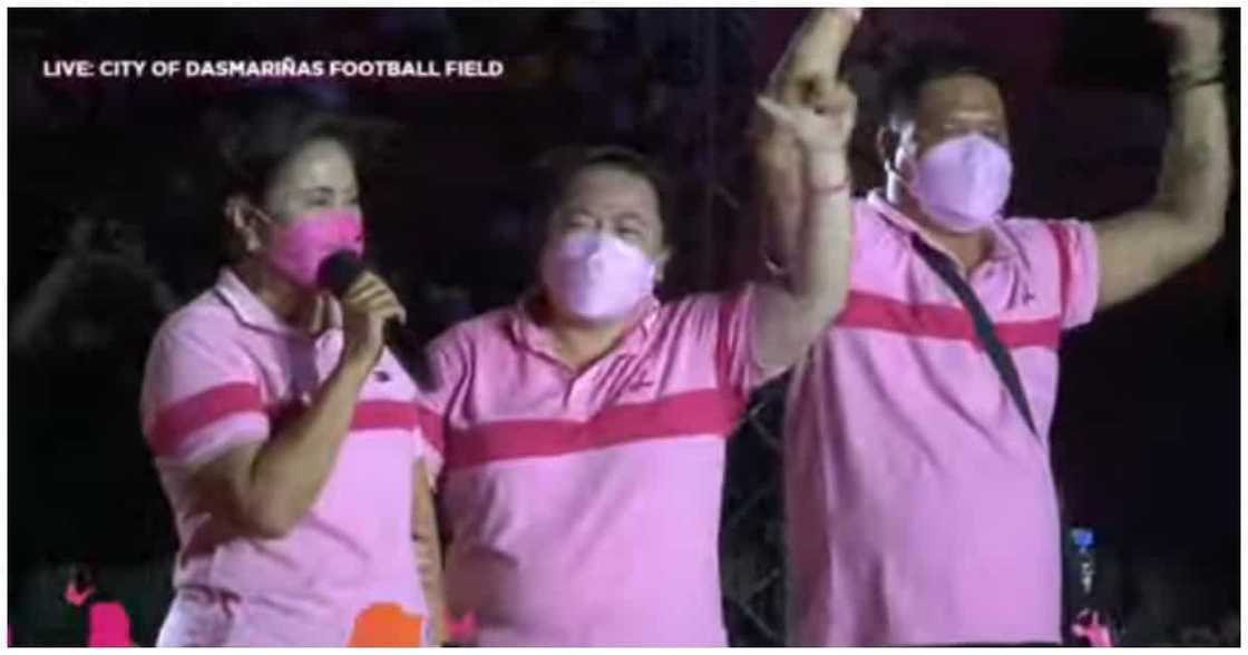 VP Leni, isinama sa entablado ang rider na nag-angkas sa kanya at dating BBM supporter VP Leni, isinama sa entablado ang rider na nag-angkas sa kanya at dating BBM supporter