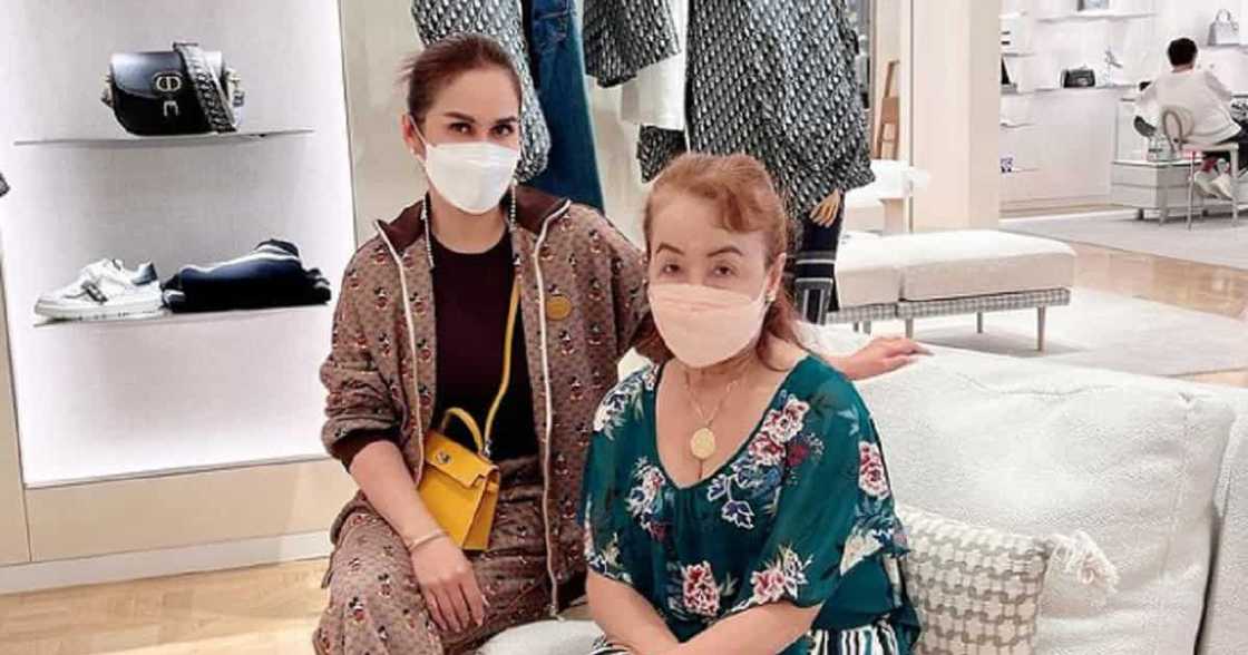 Jinkee, nakipag-bonding kay Mommy Dionisia sa gitna ng campaign ni Manny Jinkee, nakipag-bonding kay Mommy Dionisia sa gitna ng campaign ni Manny