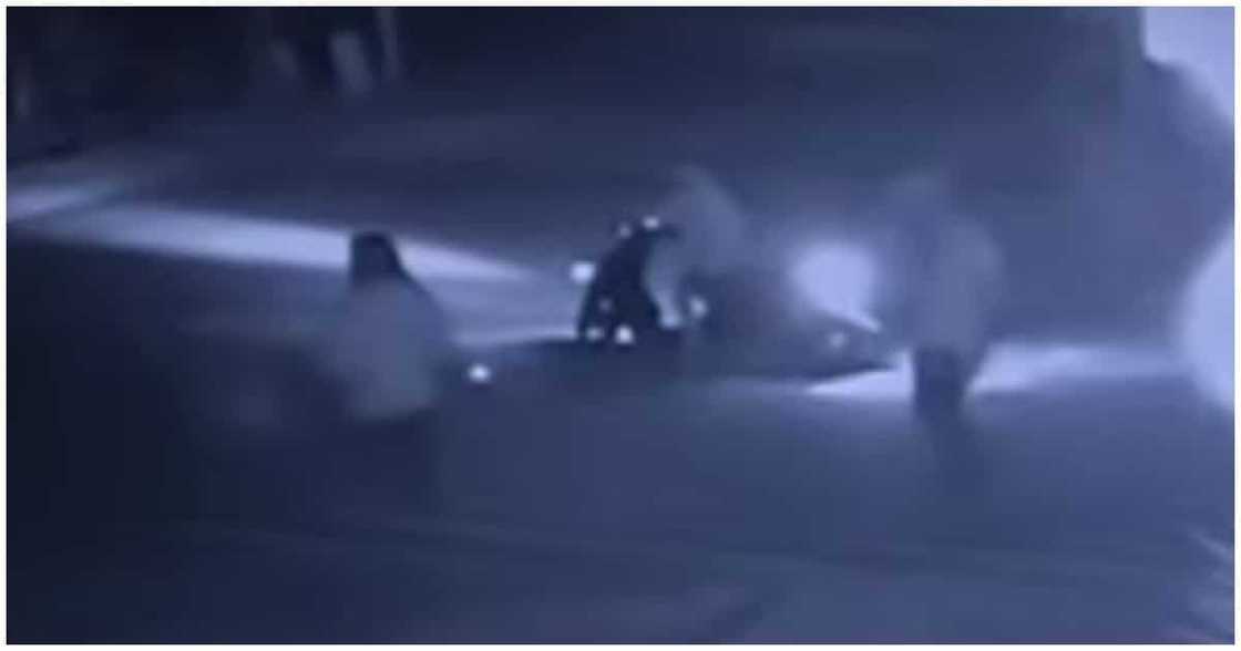 20-anyos na dalaga at BF nito, sugatan matapos barilin ng kaibigang sundalo 20-anyos na dalaga at BF nito, sugatan matapos barilin ng kaibigang sundalo