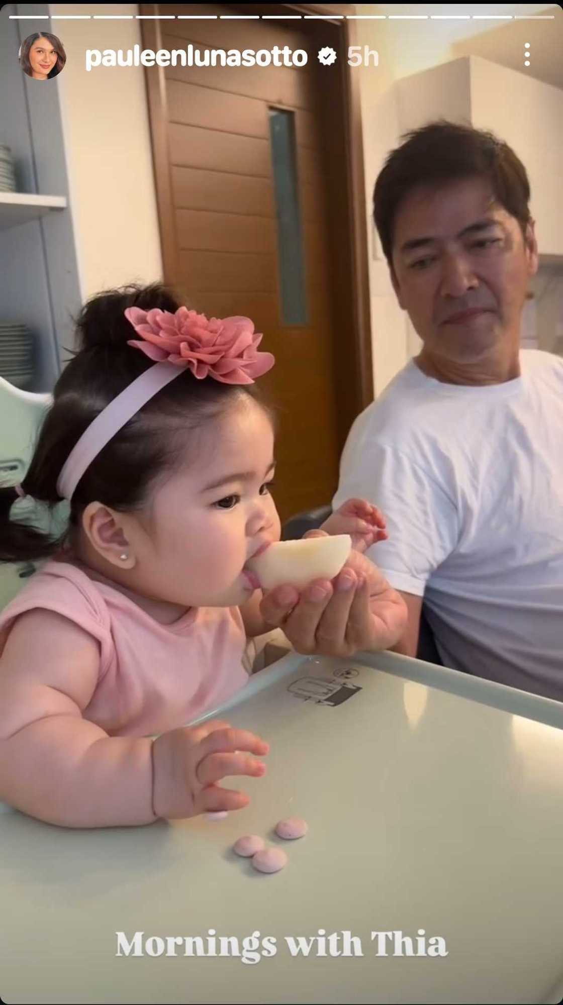 Video ni Vic Sotto na pinapakain si Baby Thia, kinagiliwan ng netizens