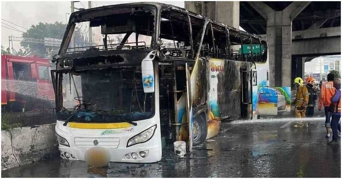 20 estudyante at 3 teacher sa Thailand, nasawi matapos magliyab ang bus na sinasakyan nila 20 estudyante at 3 teacher sa Thailand, nasawi matapos magliyab ang bus na sinasakyan nila