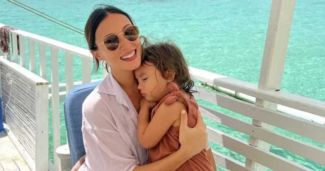 Solenn Heussaff, ibinida ang cute na “unicorn” drawing ni Tili Solenn Heussaff, ibinida ang cute na “unicorn” drawing ni Tili