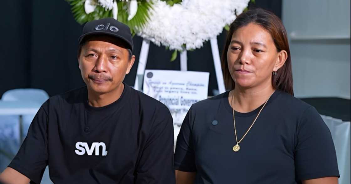 Ina ni Rene Baterbonia, tumatangging ibenta ang mga jersey ng anak: 'Kahit ilang milyon pa 'yan' Ina ni Rene Baterbonia, tumatangging ibenta ang mga jersey ng anak: 'Kahit ilang milyon pa 'yan'