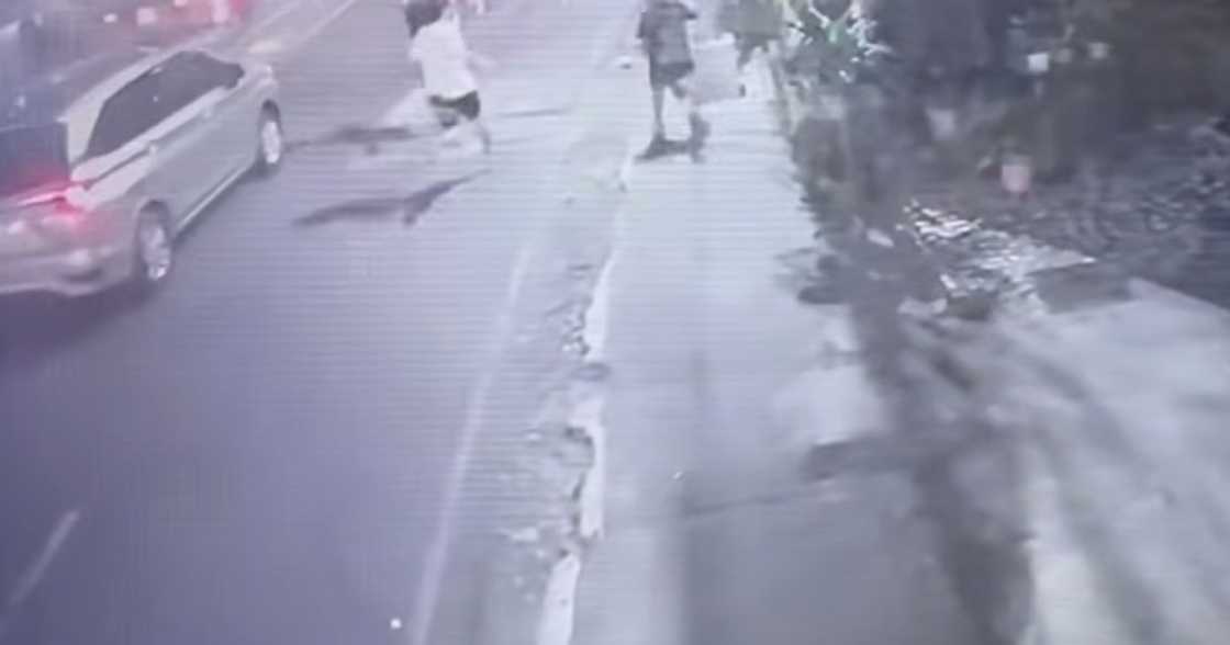 Several kids were involved in a "rambol" in Sampaloc, Manila. Several kids were involved in a "rambol" in Sampaloc, Manila.