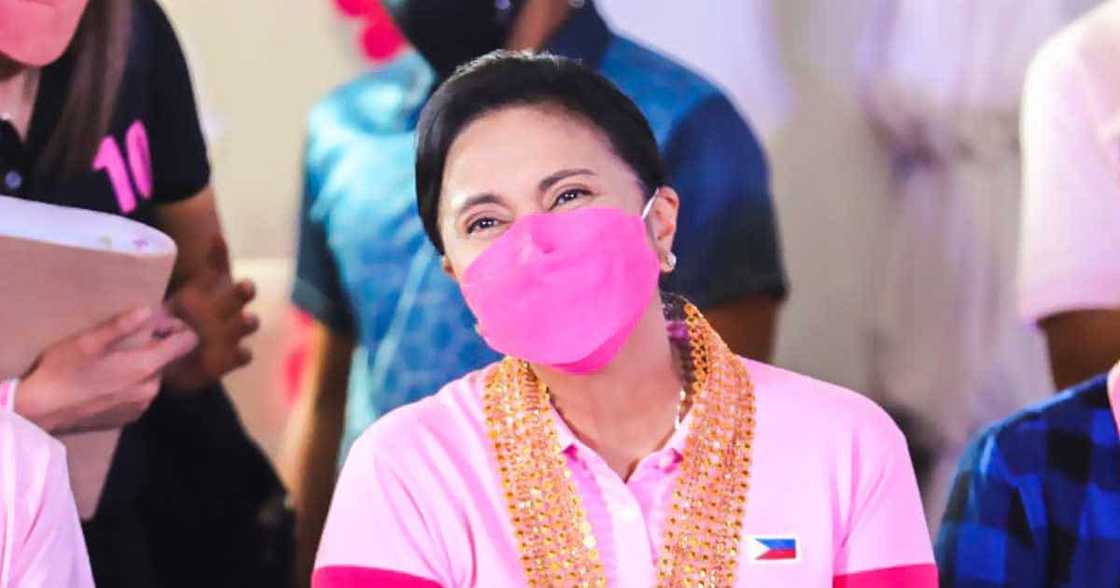 Vilma Santos, winelcome si VP Leni Robredo sa kanilang bahay; sabay nag-lunch kasama si Sen. Ralph Recto Vilma Santos, winelcome si VP Leni Robredo sa kanilang bahay; sabay nag-lunch kasama si Sen. Ralph Recto