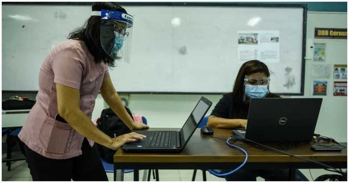 Teacher, minura ng kanyang estudyante: "Napakasakit! Nanginginig pa rin ako" Teacher, minura ng kanyang estudyante: "Napakasakit! Nanginginig pa rin ako"