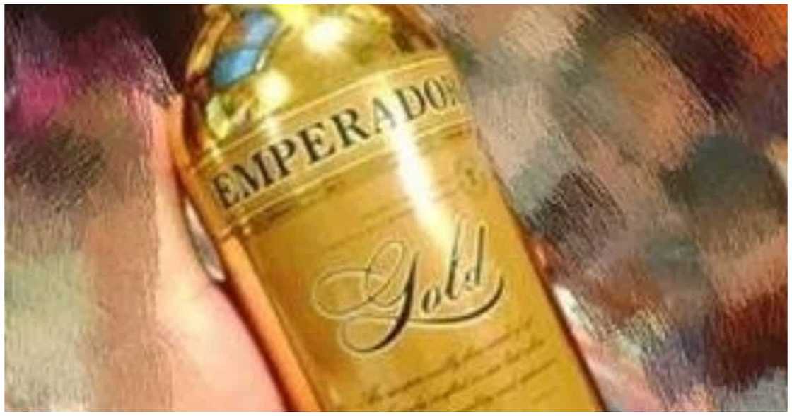 Kumasa sa ipon challenge? Bote ng alak ginawang alkansya ng 1 ginang Kumasa sa ipon challenge? Bote ng alak ginawang alkansya ng 1 ginang