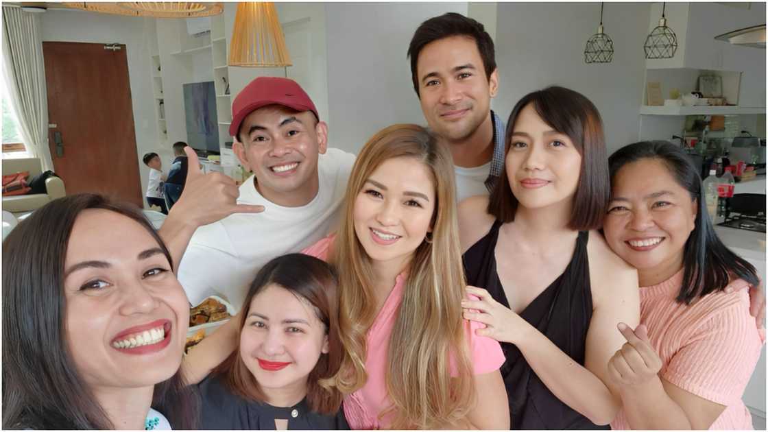 Cass ng PBB Season 1, ibinahagi ang pagdating ni Sam Milby sa kanilang reunion Cass ng PBB Season 1, ibinahagi ang pagdating ni Sam Milby sa kanilang reunion