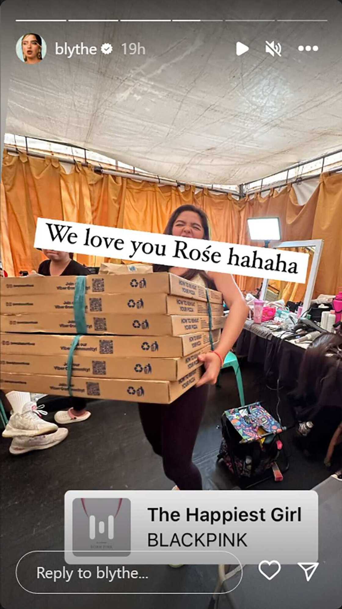 Andrea Brillantes, naglibre ng pizza sa set sa sobrang saya na napansin ni Rose ng Blankpink: “Super saya ko”