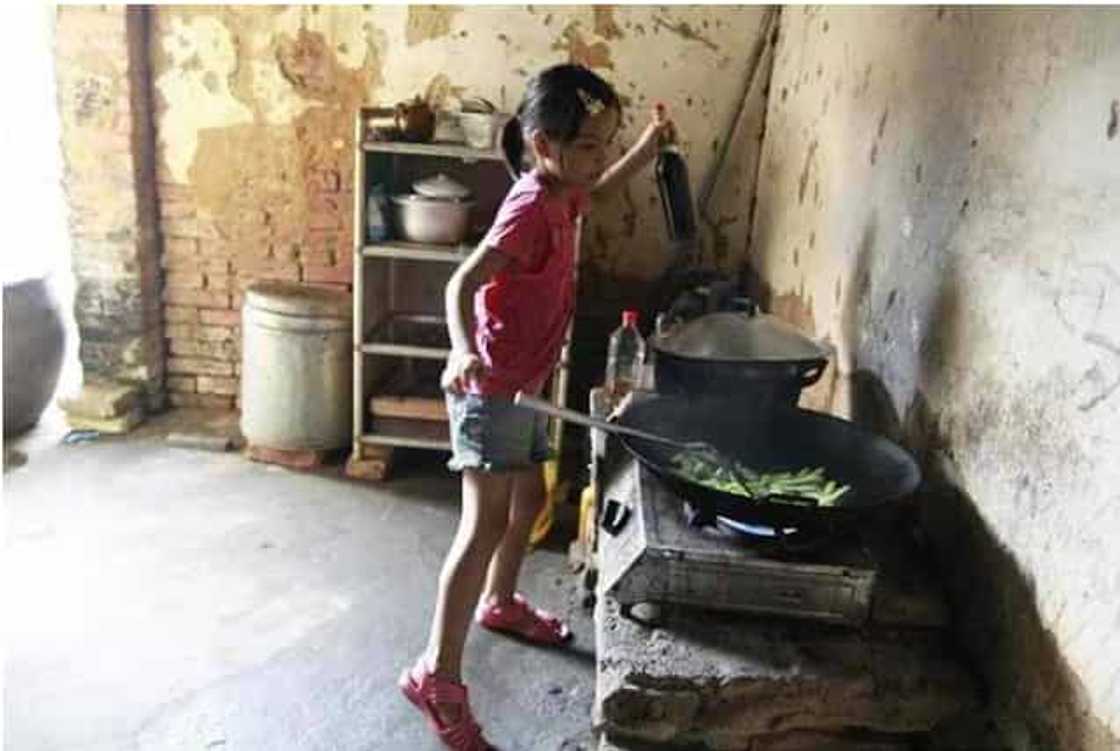 10-anyos na batang babae, tumayong magulang ng kanyang nakababatang mga kapatid 10-anyos na batang babae, tumayong magulang ng kanyang nakababatang mga kapatid