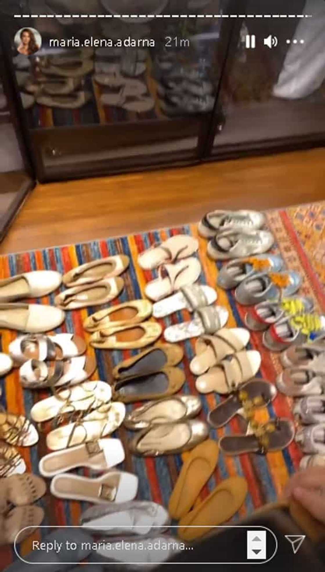 Derek Ramsay, inayos ang mga mamahaling sapatos ni Ellen; ani ng aktres, "Very good love" Derek Ramsay, inayos ang mga mamahaling sapatos ni Ellen; ani ng aktres, "Very good love"