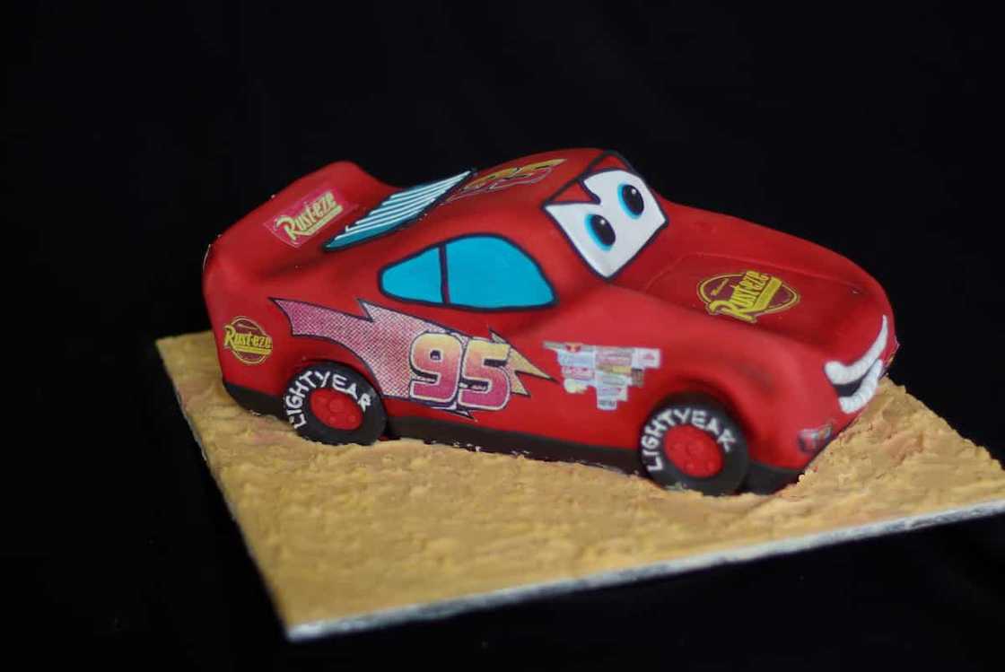 Cars cake design