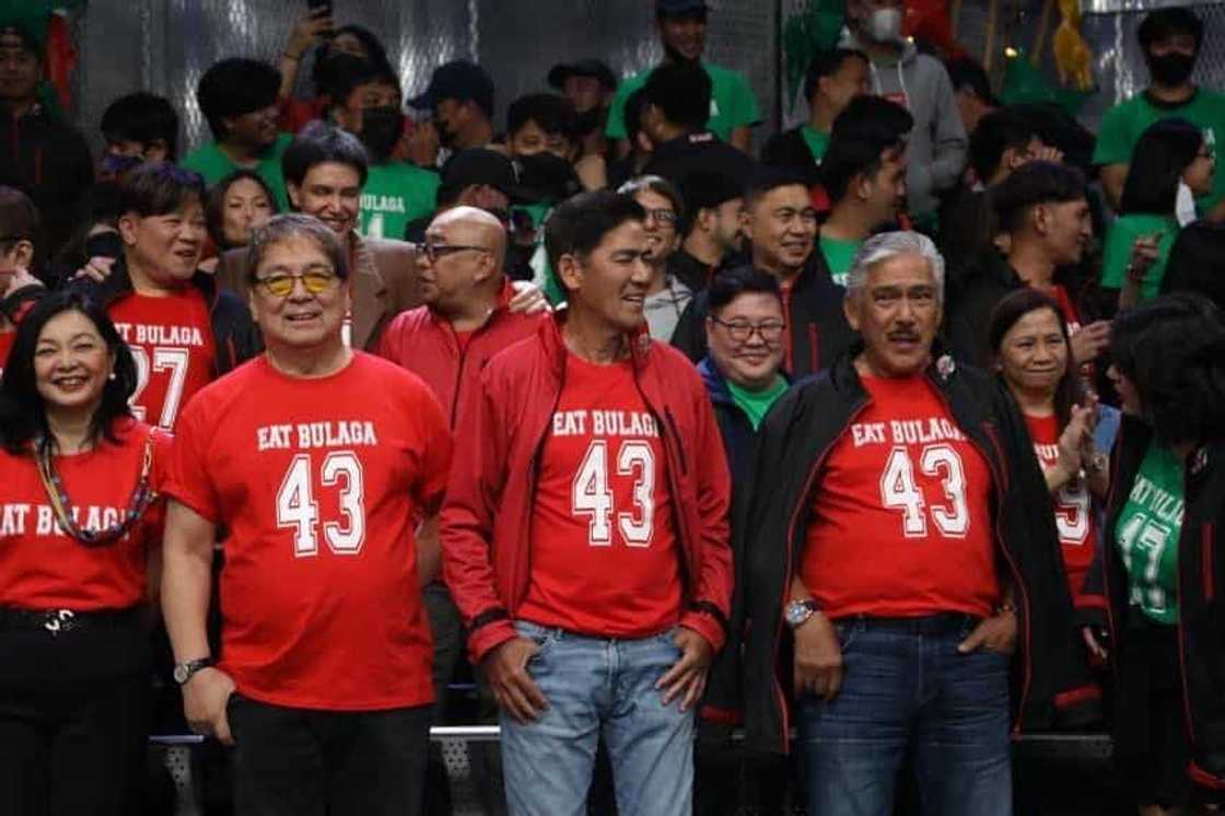 Video ng portraits ng “Legit Dabarkads” sa TV5 hallway, viral na Video ng portraits ng “Legit Dabarkads” sa TV5 hallway, viral na