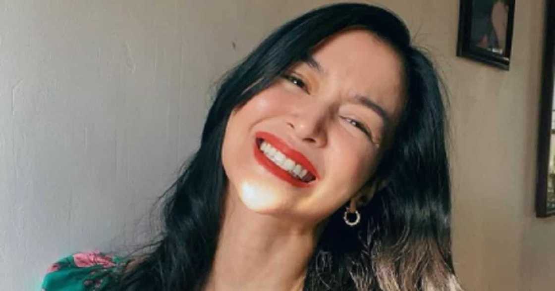 Kris Bernal, ikinuwento sa Eat Bulaga ang naranasang 'fake booking' kamakailan Kris Bernal, ikinuwento sa Eat Bulaga ang naranasang 'fake booking' kamakailan