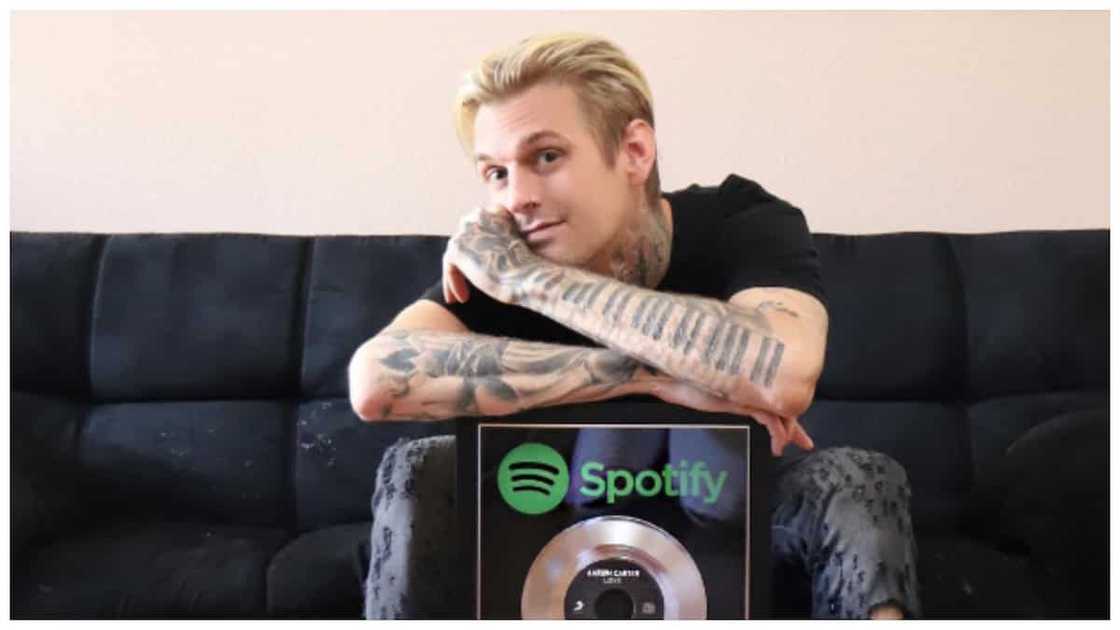 Dating Pop Singer na si Aaron Carter, pumanaw na sa edad na 34 Dating Pop Singer na si Aaron Carter, pumanaw na sa edad na 34