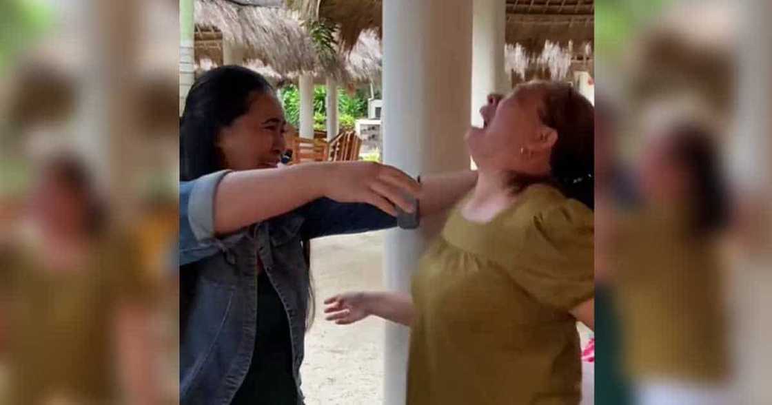 Video ng madamdaming birthday surprise ng isang OFW para sa kanyang ina, viral: “Ba’t andito ka?” Video ng madamdaming birthday surprise ng isang OFW para sa kanyang ina, viral: “Ba’t andito ka?”