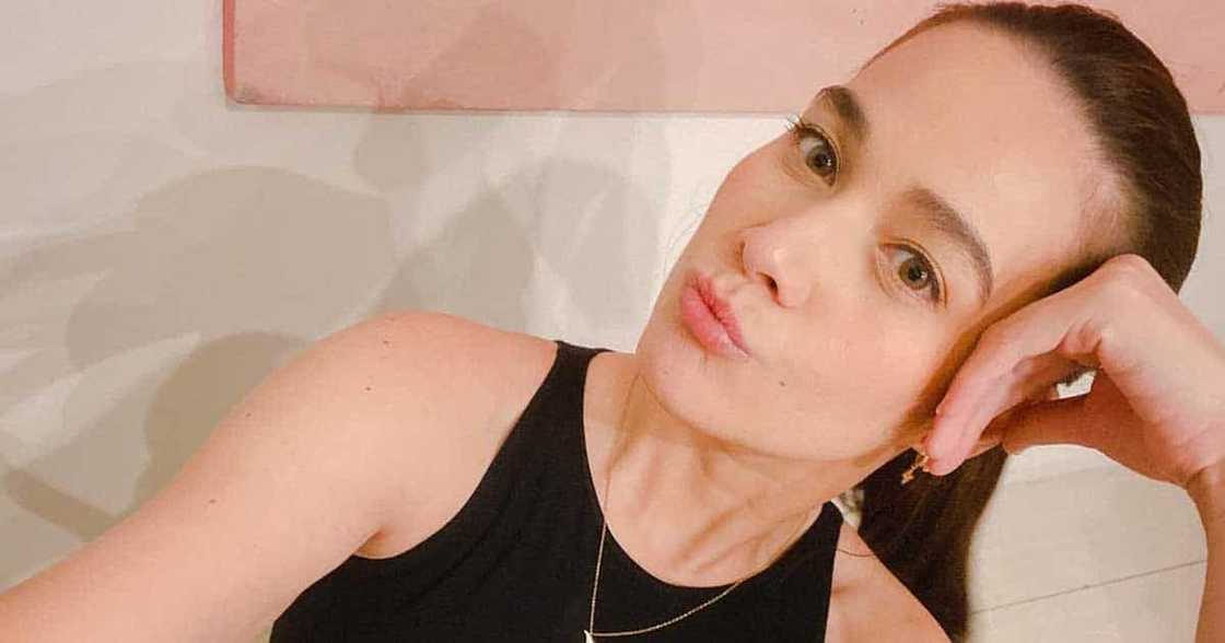 Bea Alonzo, nililibre na lang daw ni John Lloyd Cruz sa Dubai dati dahil nawaldas ang pera sa shopping Bea Alonzo, nililibre na lang daw ni John Lloyd Cruz sa Dubai dati dahil nawaldas ang pera sa shopping