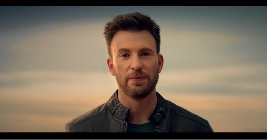 ‘Captain America’ star Chris Evans is PH telco Smart’s newest endorser