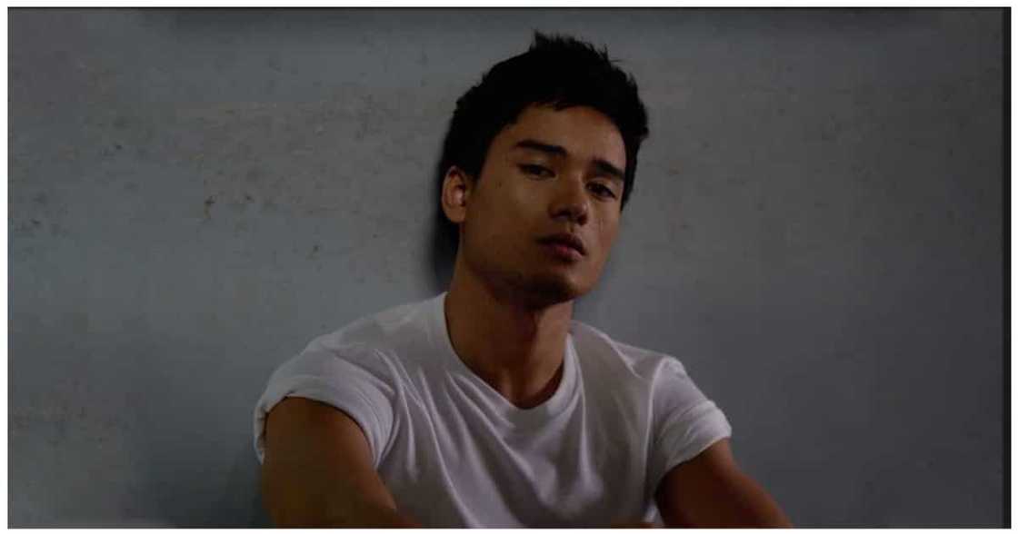 Marco Gumabao, dinipensahan ang sarili sa mga nagsabing mukha siyang pera Marco Gumabao, dinipensahan ang sarili sa mga nagsabing mukha siyang pera