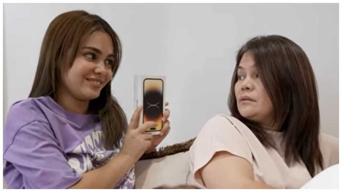 Ivana Alawi, na-prank muna ang buong pamilya bago bigyan isa-isa ng iPhone 14