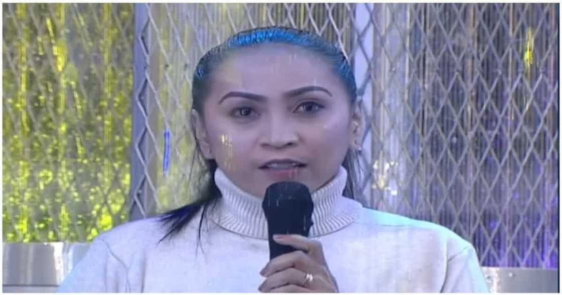 Babaeng limang beses naging third party, matapang na binahagi ang karanasan Babaeng limang beses naging third party, matapang na binahagi ang karanasan