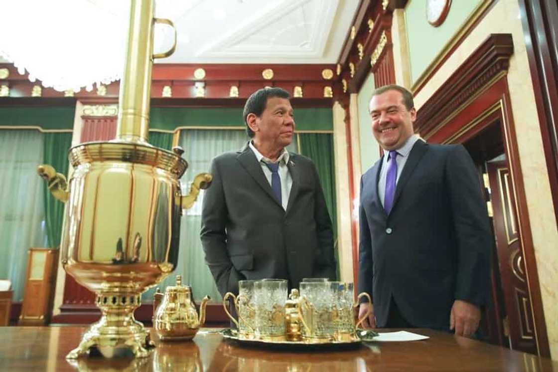 Duterte gets criticized by Russian netizens for ‘unkempt look’ with Russian leader Duterte gets criticized by Russian netizens for ‘unkempt look’ with Russian leader