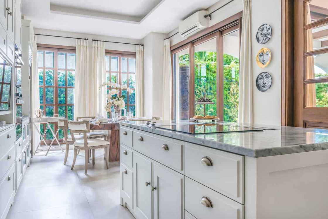 Kitchen Goals! 8 Pinay celebrities na may napakabongga at napakasosyal na kusina Kitchen Goals! 8 Pinay celebrities na may napakabongga at napakasosyal na kusina