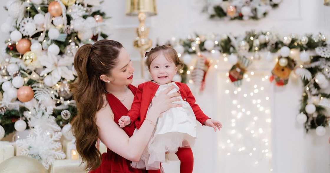 Jessy Mendiola, ibinida ang napakagandang "Rosie-inspired" Christmas tree nila Jessy Mendiola, ibinida ang napakagandang "Rosie-inspired" Christmas tree nila