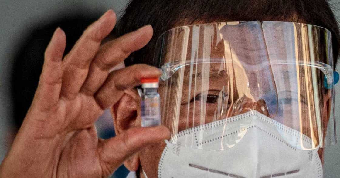 Duterte dares Robredo to shop for COVID-19 vaccines outside PH Duterte dares Robredo to shop for COVID-19 vaccines outside PH