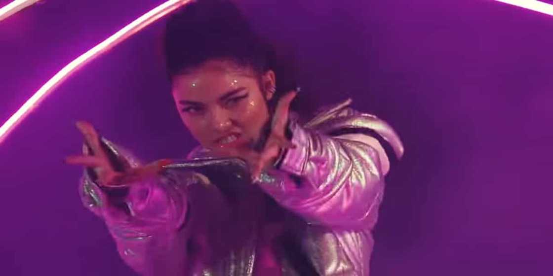 Jane de Leon dances to ‘How You Like That’; netizens notice resemblance to Lisa Jane de Leon dances to ‘How You Like That’; netizens notice resemblance to Lisa
