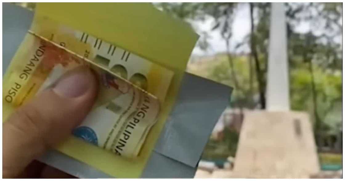 Vlogger, nag-iiwan ng pera sa iba't ibang lugar para hanapin ng maswerte niyang follower Vlogger, nag-iiwan ng pera sa iba't ibang lugar para hanapin ng maswerte niyang follower